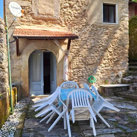 別荘 La Casetta Nel Borgo *